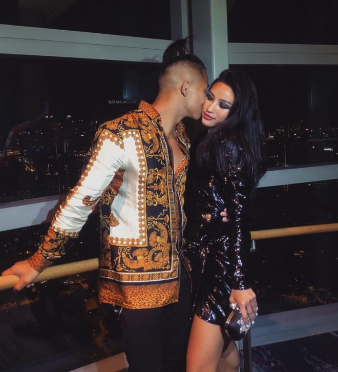 Hot girl Meo Meo gây bất ngờ khi công khai đã kết hôn lần hai Hot girl Meo Meo gây bất ngờ khi công khai đã kết hôn lần hai