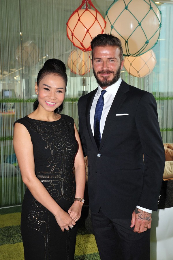 Hot girl hội Rich Kid - Thảo Tiên khoe ảnh chụp chung với David Beckham ở Singapore