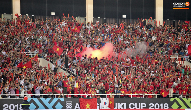 Cổ động viên Myanmar thỉnh cầu fan Việt Nam đừng mang pháo sáng đến sân