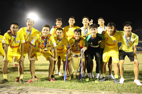 Thắng B.Bình Dương, U21 Hà Nội xứng đáng lên ngôi vương