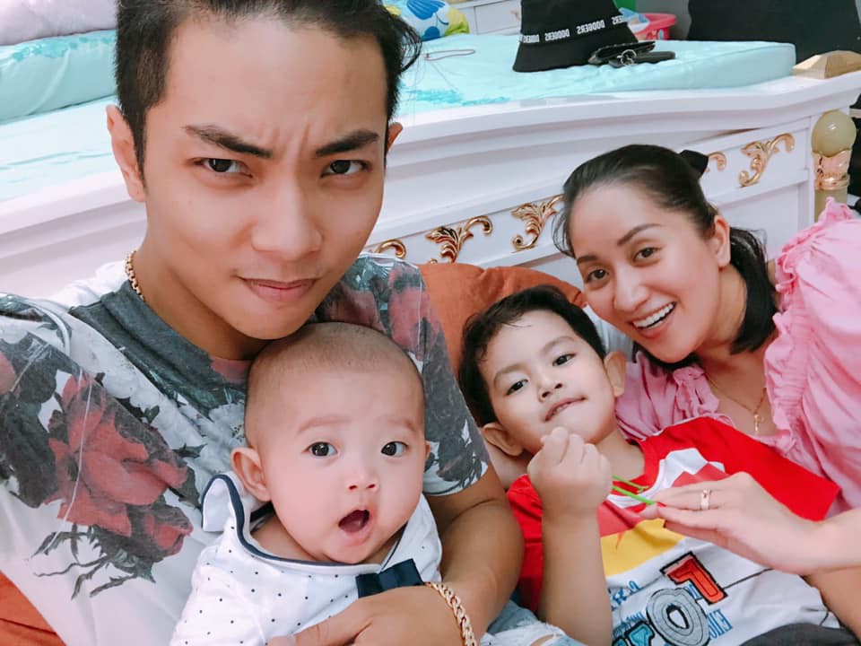 Ra đường bị hỏi là gì của Khánh Thi? và đây là câu trả lời không thể khổ tâm hơn của Phan Hiển