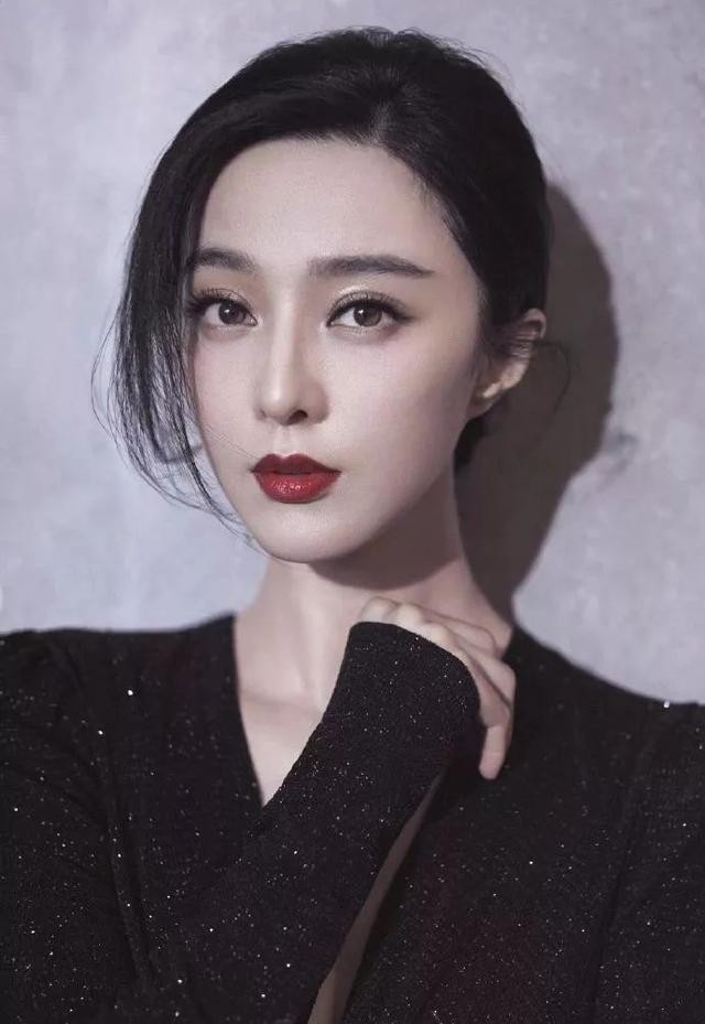 Sau loạt bê bối, Phạm Băng Băng hứa hẹn sẽ quay trở lại Cbiz vào ngày 20/11 tới