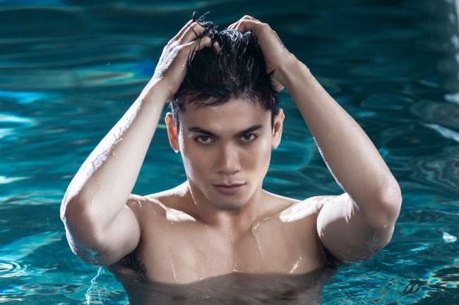 Học trò Minh Hằng - Thanh Hằng - Võ Hoàng Yến đốt mắt với bộ ảnh bikini đầy ướt át