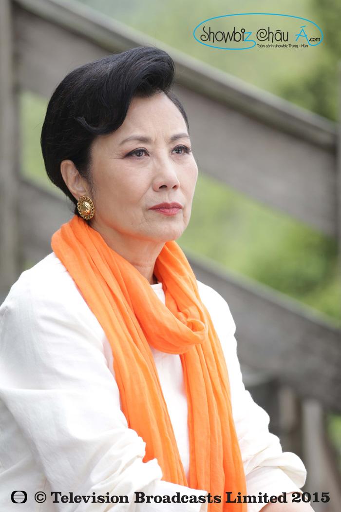 Không phải showbiz chỉ có ông trùm, có những chị đại thét ra lửa không ai dám động tới