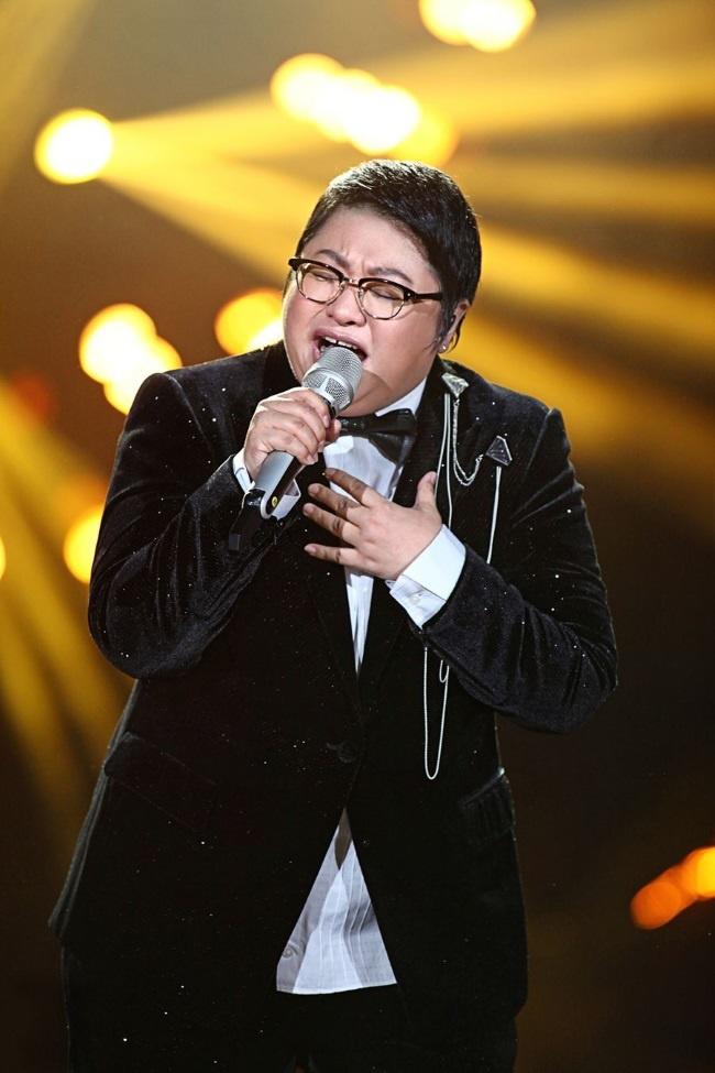 Không phải showbiz chỉ có ông trùm, có những chị đại thét ra lửa không ai dám động tới