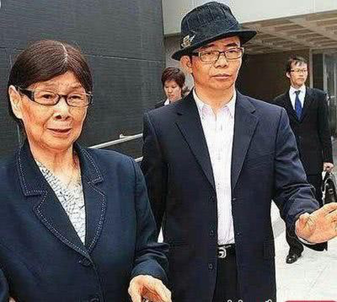 15 năm sau cái chết diva Mai Diễm Phương, mẹ già 95 tuổi vẫn bòn rút tài sản của con gái