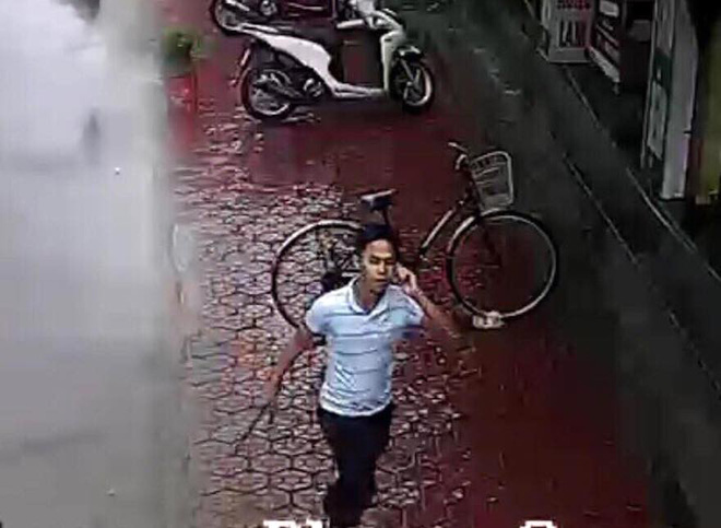 Vụ người đi xe máy chặt tay tài xế ô tô: Lộ diện hình ảnh hung thủ