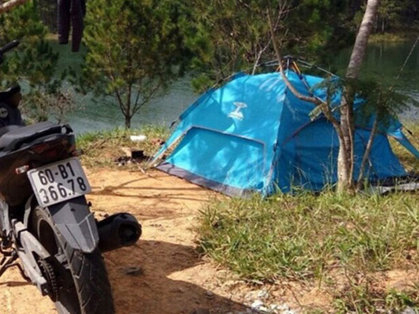 Dựng lều sống trong rừng để đi cướp