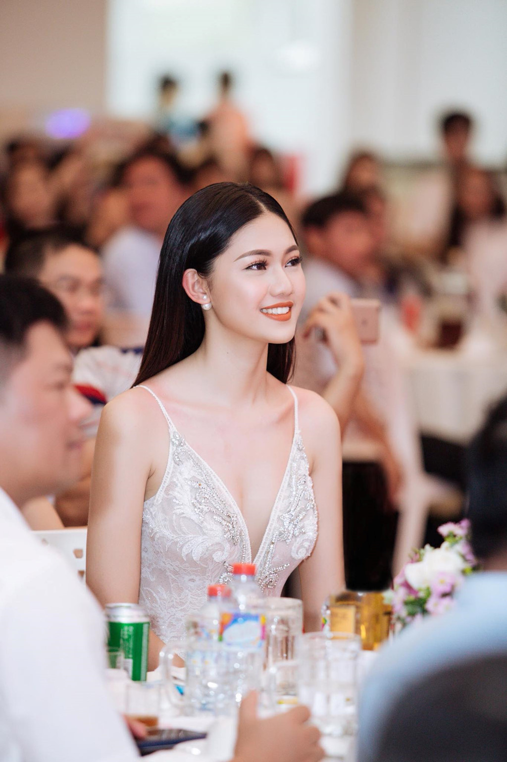 Á hậu Thanh Tú: Bạn trai lớn tuổi sắp cưới là mối tình đầu