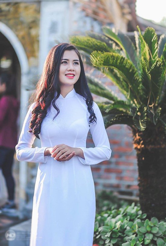 Nhan sắc hoa khôi Đại học Vinh - vợ cầu thủ Quế Ngọc Hải