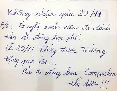 Thầy giáo trường người ta tuyên bố không nhận quà ngày 20/11 với lý do hết sức đáng yêu