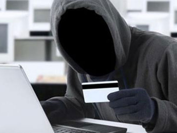 2 người bị lừa đảo hơn 3,6 tỉ đồng vì quà tặng của quân nhân Mỹ