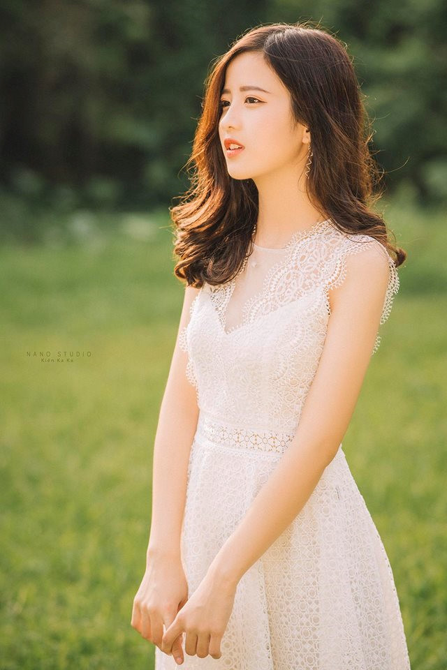 Cổ động viên xinh đẹp bị khủng bố tin nhắn trên Facebook