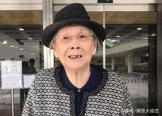 Vì sao Mai Diễm Phương thà đem tiền cho bạn cũng không để lại toàn bộ tài sản cho mẹ già?