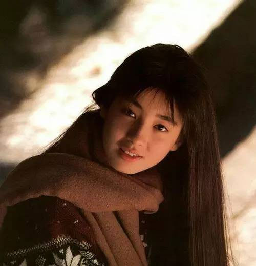 Những ngôi sao bị bố mẹ bòn rút kiệt quệ tài sản: Người chết rồi cũng không yên, kẻ khổ sở vì sự nghiệp xuống dốc