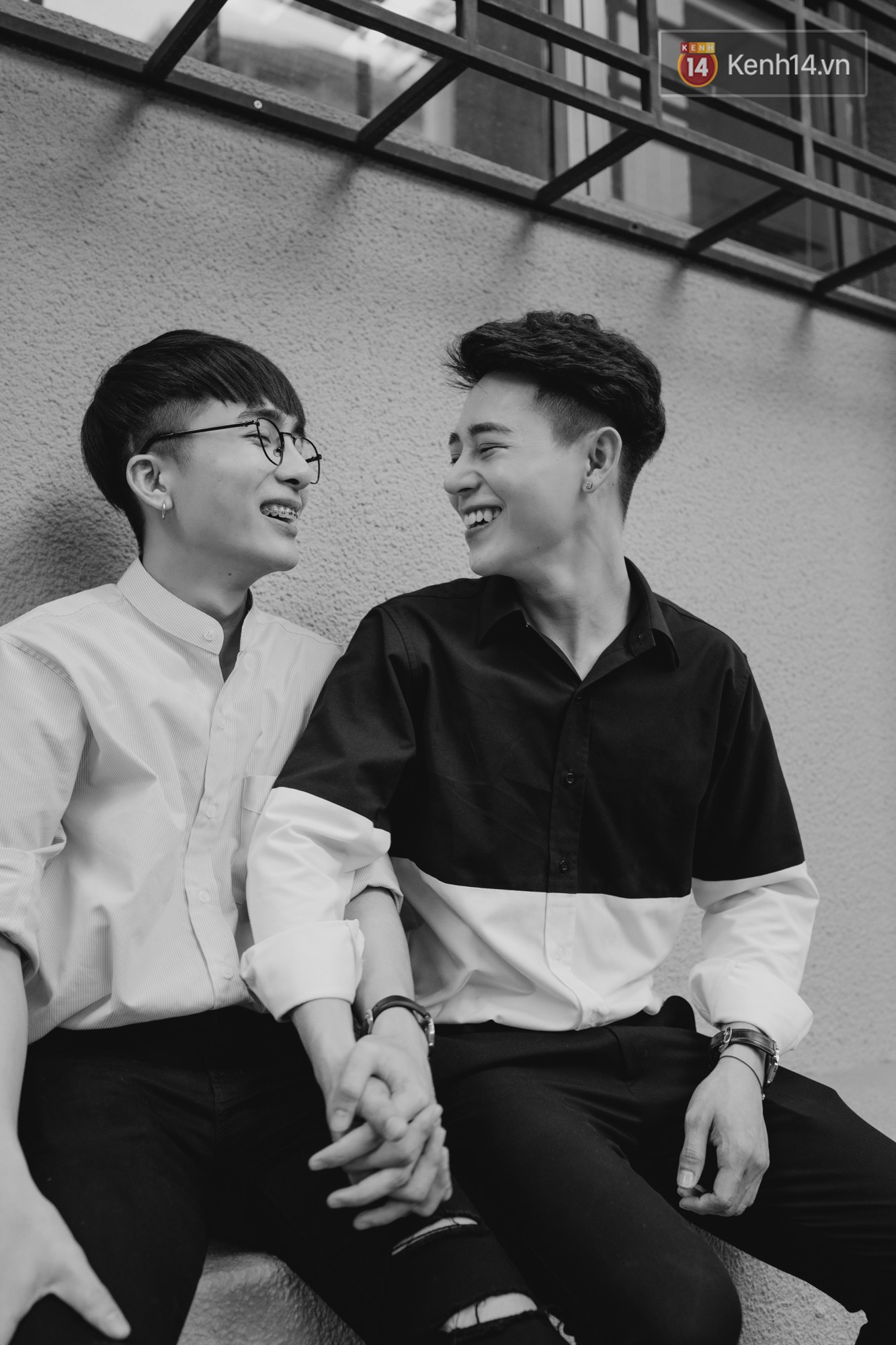 Nhắn tin nhạt nhẽo nhưng kiên trì, thiếu gia tán đổ chàng trai từng bơ mình mấy ngày mới chịu rep inbox