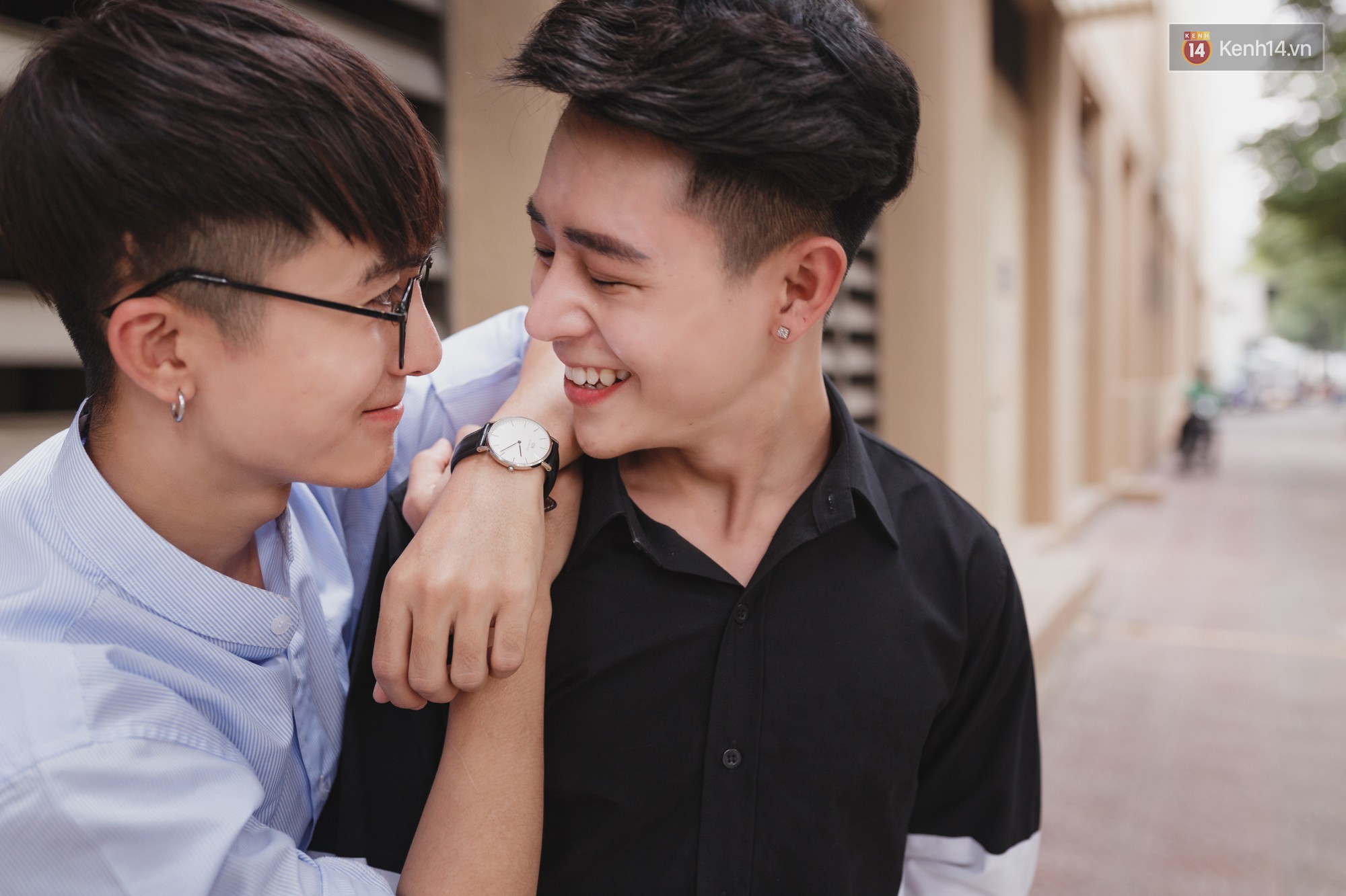 Nhắn tin nhạt nhẽo nhưng kiên trì, thiếu gia tán đổ chàng trai từng bơ mình mấy ngày mới chịu rep inbox