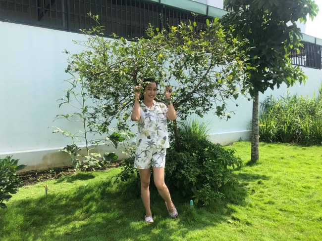 Vườn rau xanh tươi mơn mởn trong biệt thự tiền tỷ do chồng Ốc Thanh Vân trồng tặng 4 mẹ con