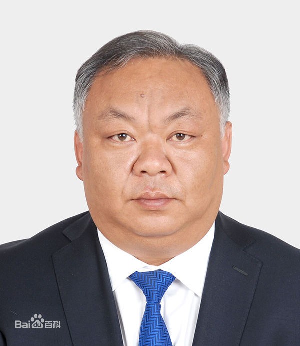 Trung Quốc: Cán bộ 8X gây tranh cãi vì ngoại hình quá già, thị trấn chống chế do công việc vất vả quá