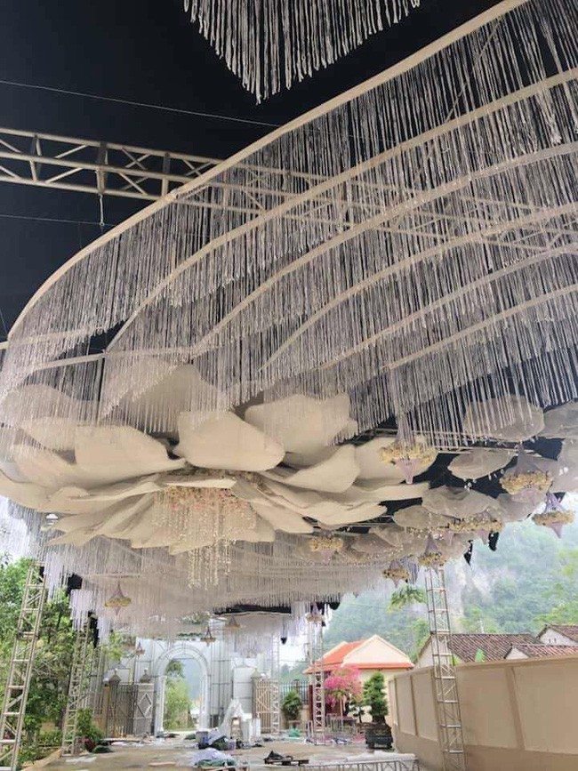 Hé lộ cô dâu của đám cưới khủng tại Cao Bằng, tiền rạp đã tốn 2,5 tỷ