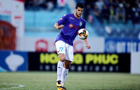 Cầu thủ đội Philippines gây bất ngờ khi thân thiết với hậu vệ Duy Mạnh