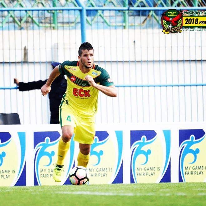 Cầu thủ đội Philippines gây bất ngờ khi thân thiết với hậu vệ Duy Mạnh