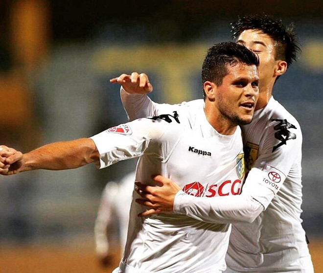 Cầu thủ đội Philippines gây bất ngờ khi thân thiết với hậu vệ Duy Mạnh