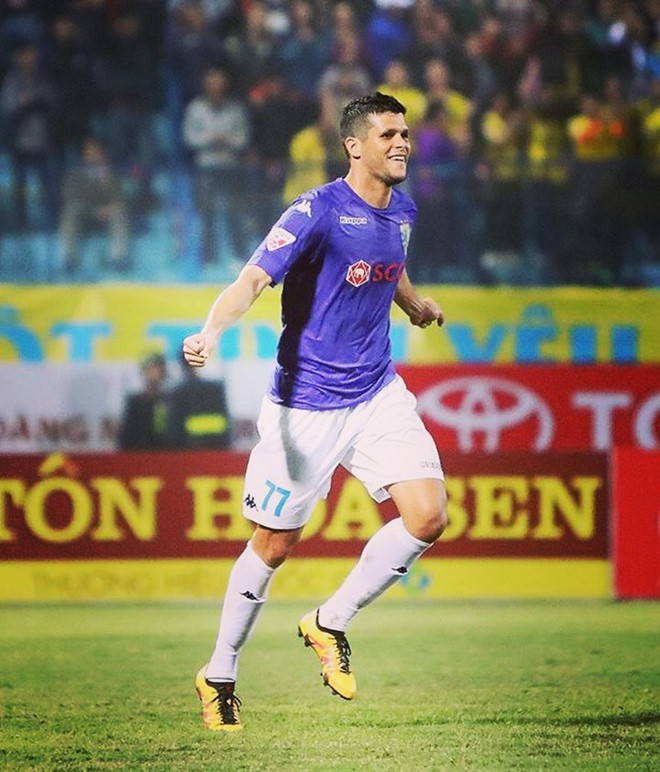 Cầu thủ đội Philippines gây bất ngờ khi thân thiết với hậu vệ Duy Mạnh