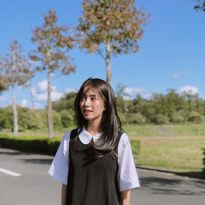 Từ dễ thương, kín đáo, hot girl nào chuyển hướng sang hình tượng sexy?