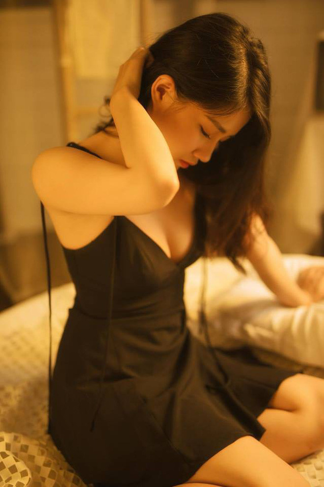 Từ dễ thương, kín đáo, hot girl nào chuyển hướng sang hình tượng sexy?