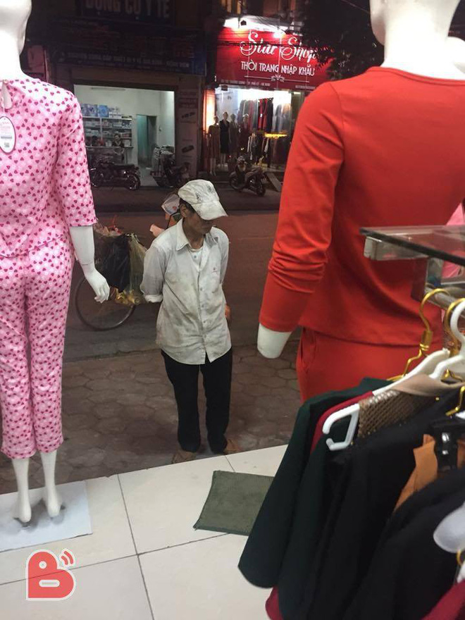 Lời hứa của người đàn ông nghèo trước shop thời trang và câu chuyện khiến ai cũng rưng