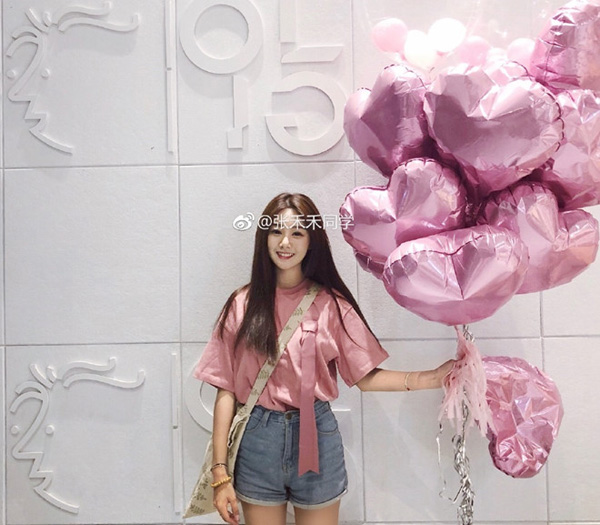 Cô gái Trung Quốc khiến dân mạng phát sốt với giọng hát ngọt ngào đầy nội lực