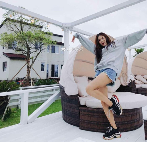 Cô gái Trung Quốc khiến dân mạng phát sốt với giọng hát ngọt ngào đầy nội lực