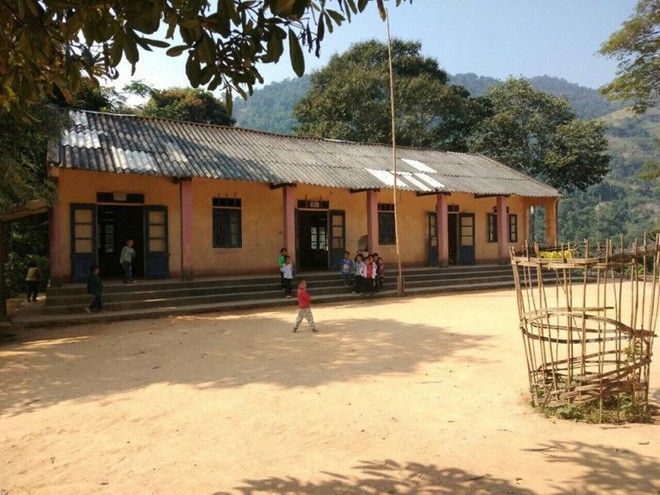 Thầy Hiệu trưởng ở Hà Nội kêu gọi hãy tặng chúng tôi nhiều phong bì ngày 20/11 và câu chuyện ý nghĩa sau đó