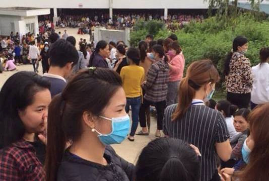 Hàng nghìn công nhân may đình công vì cho rằng bữa ăn chưa đảm bảo
