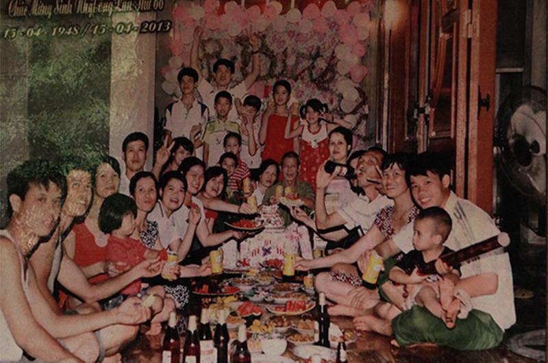 4 gia đình con đàn cháu đống đông nhất Việt Nam, riêng vua đẻ có tới 2 vợ, 21 con