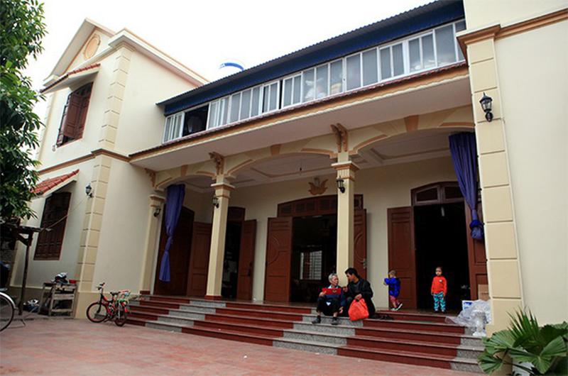 4 gia đình con đàn cháu đống đông nhất Việt Nam, riêng vua đẻ có tới 2 vợ, 21 con