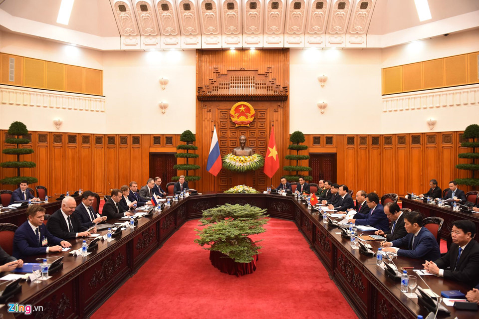 Thủ tướng Nguyễn Xuân Phúc đón Thủ tướng Nga thăm chính thức Việt Nam