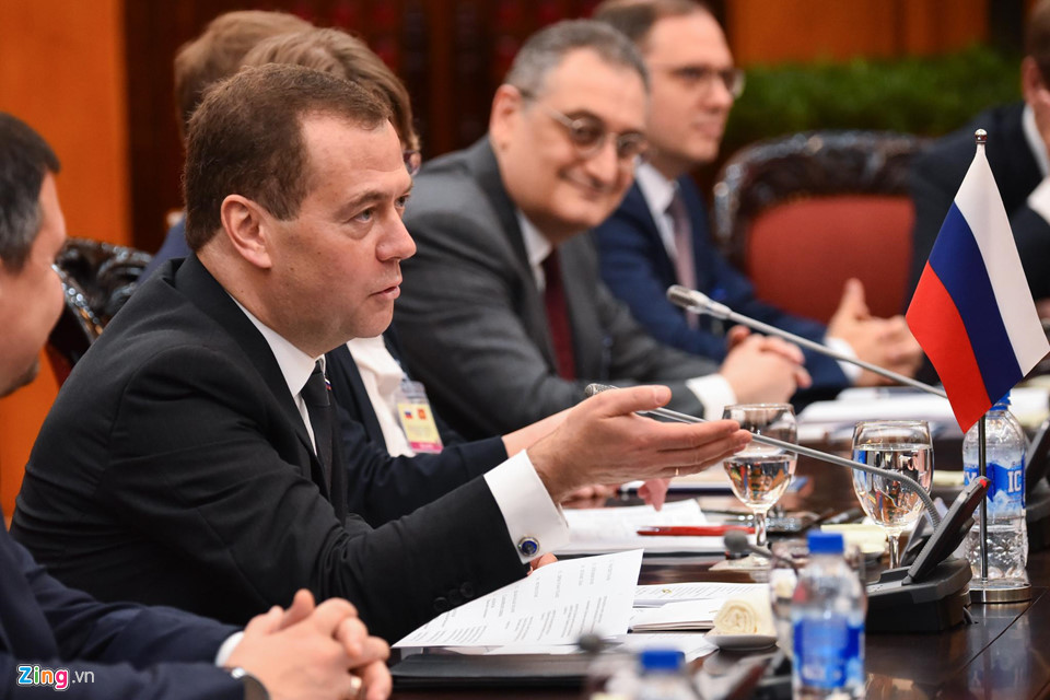 Thủ tướng Nguyễn Xuân Phúc đón Thủ tướng Nga thăm chính thức Việt Nam