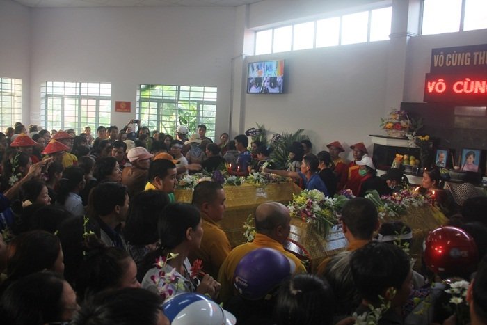 Nghẹn ngào đại tang cả nhà cô giáo mầm non trước ngày 20/11