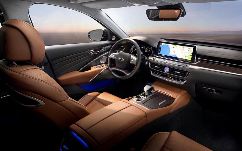 Kia K900 2019 giá từ 60.000 USD, đắt hơn Mercedes-Benz E-Class
