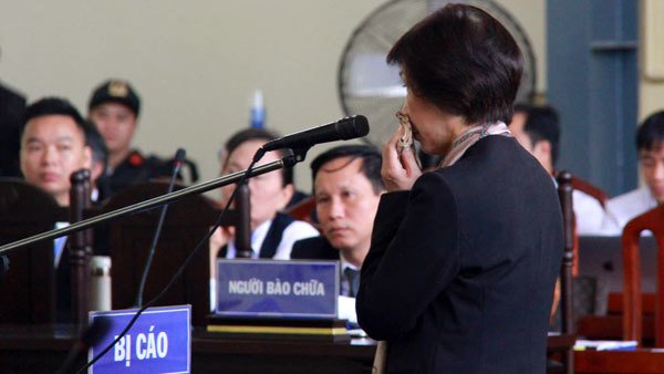 Những người phụ nữ chết chùm không trách móc Phan Sào Nam