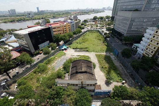 Vì sao ông Nguyễn Hữu Tín cùng 2 thuộc cấp bị bắt?