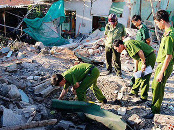 Nam thanh niên đến nhà cô gái cài mìn rồi kích nổ lúc rạng sáng