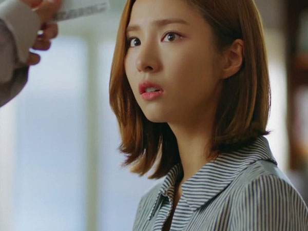 Đi làm nuôi cả nhà chồng, thế mà mua chiếc túi xách nhân ngày sinh nhật, vợ trẻ lại nhận cái tát như trời giáng