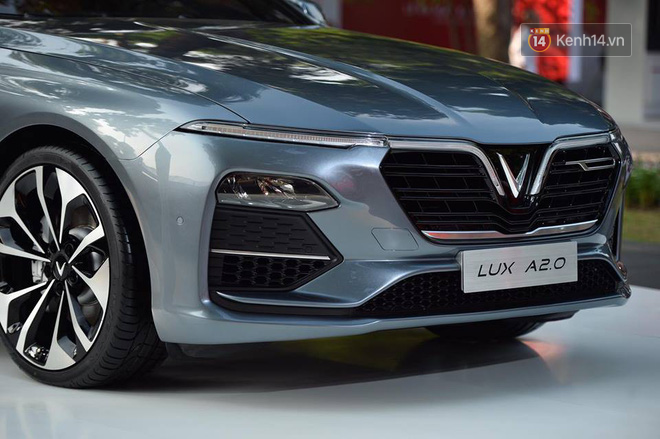 VinFast chính thức công bố giá các mẫu xe: Sedan Lux A 2.0 800 triệu đồng, SUV Lux A2.0 1,136 tỷ, Fadil 336 triệu đồng