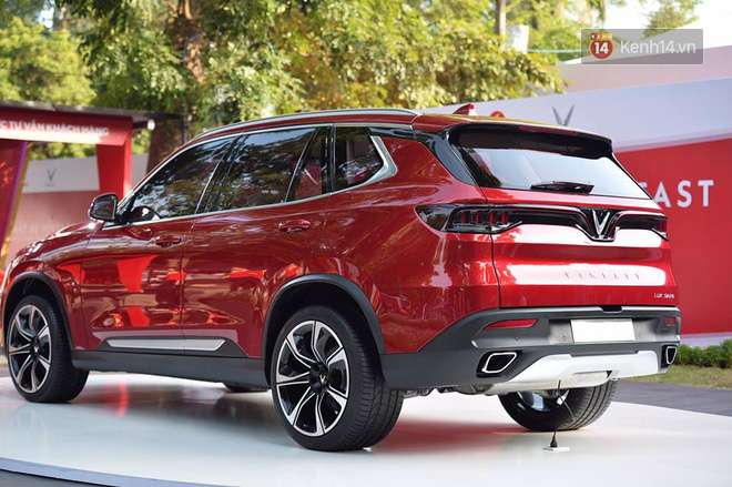 VinFast chính thức công bố giá các mẫu xe: Sedan Lux A 2.0 800 triệu đồng, SUV Lux A2.0 1,136 tỷ, Fadil 336 triệu đồng