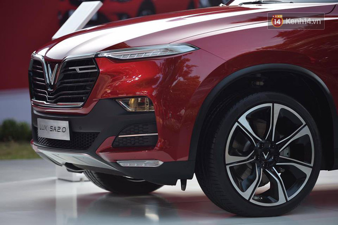 VinFast chính thức công bố giá các mẫu xe: Sedan Lux A 2.0 800 triệu đồng, SUV Lux A2.0 1,136 tỷ, Fadil 336 triệu đồng