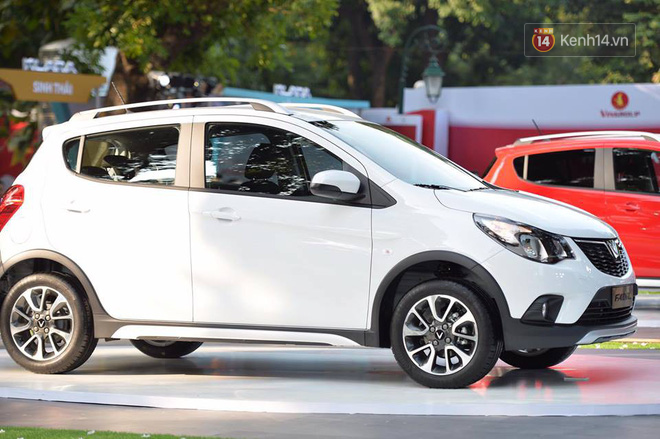 VinFast chính thức công bố giá các mẫu xe: Sedan Lux A 2.0 800 triệu đồng, SUV Lux A2.0 1,136 tỷ, Fadil 336 triệu đồng