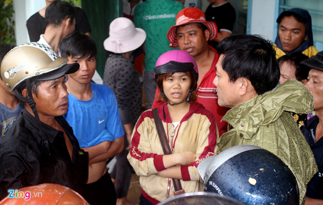 Hàng trăm chiến sĩ tìm người mất tích sau vụ lở núi ở Nha Trang